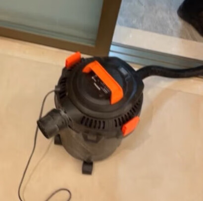 车载吸尘器