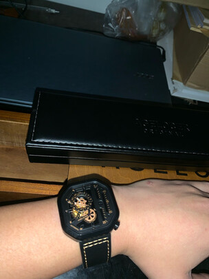 手表|【电商快报】艾戈勒大爆炸手表属于什么档次？送男朋友如何？