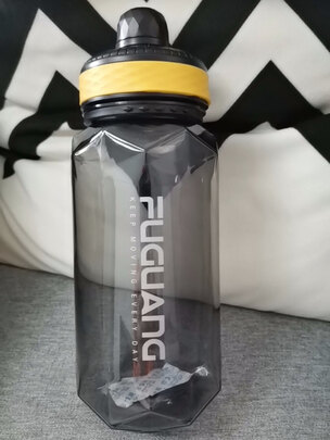 运动水杯