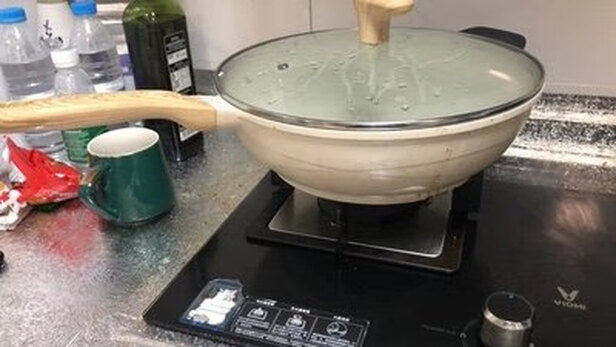 麦饭石不粘锅