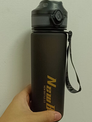 运动水杯