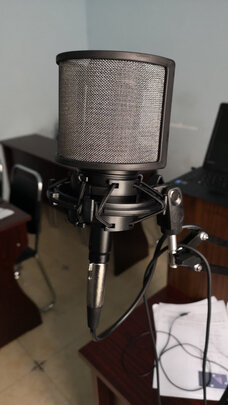 莱维特STREAM 4x5直播声卡真实情况如何,请教几个小问题