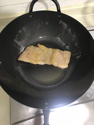 对比区别下堺刀司铁锅和神田铁锅哪个好？评测比较哪款好？