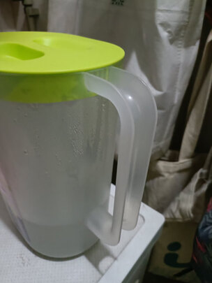 塑料水杯