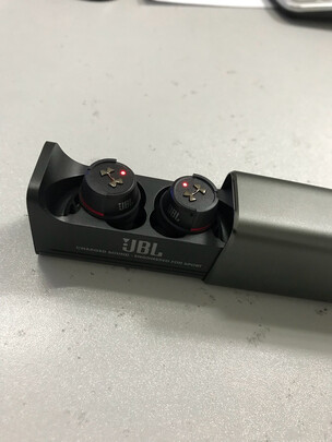 2020款:jbl ua flash小黑盒安德玛联名我必须告诉大家真实内幕