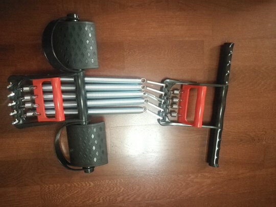 拉力器