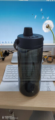 运动水杯
