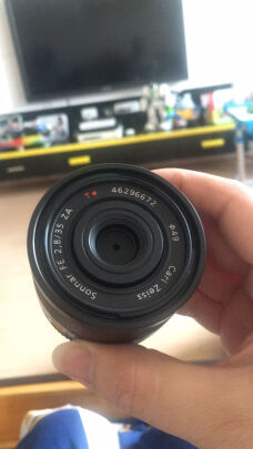 SONY SEL35F28Z与适马35mm F1.4 DG HSM到底有显著区别吗？做工哪款更好？哪个十分漂亮 