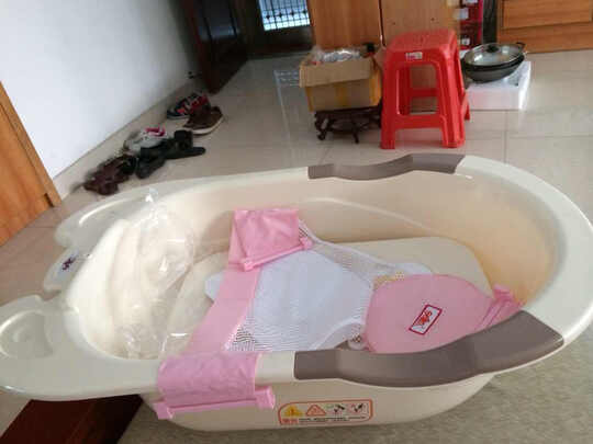 婴儿洗澡盆