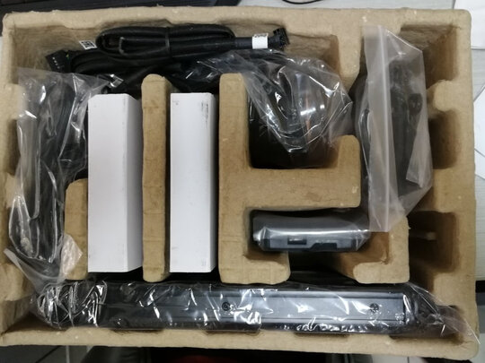 Tt（Thermaltake）Floe Riing RGB 240 一体式水冷CPU散熱器（多平台/RGB冷头/软体/PLUS RGB风扇/240冷排）