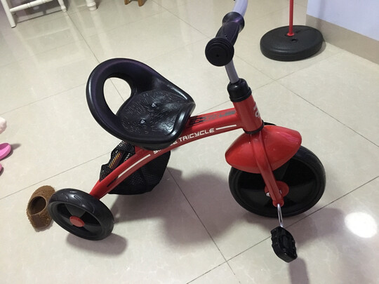 儿童三轮车