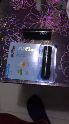 男士润唇膏