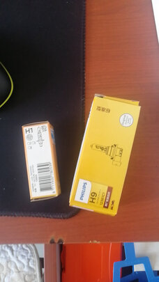 汽车灯泡
