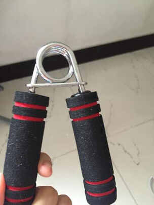 握力器