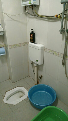 水箱蹲便器