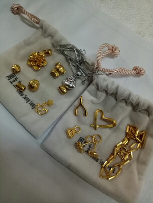 黄金吊坠