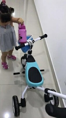 儿童三轮车