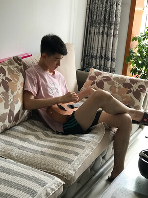 乐器尤克里里