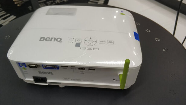 明基E320是哪里生产的，值吗