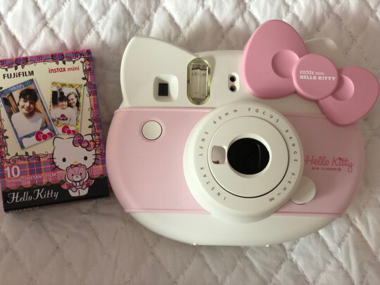 INSTAX mini8好不好，颜色艳丽吗，手感圆润吗 