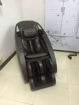 按摩椅|【电商快报】荣泰rt7700和7706哪款比较用一些?告诉大家真相？