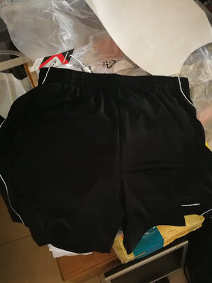 羽毛球服