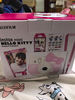 INSTAX mini8好不好呀？动态范围够不够高，自带闪光吗 