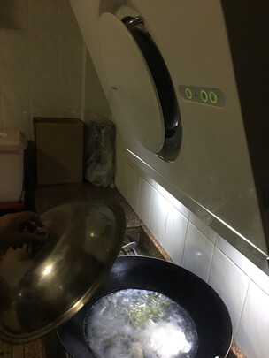 油烟机|外观展示老板油烟机价格多少钱一台？真的很高端吗？