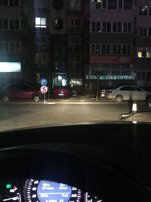 汽车灯泡