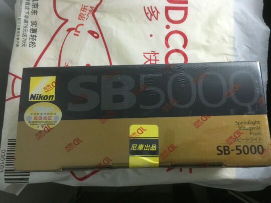 尼康SB-5000怎么样啊？虚化效果够好吗？功能强大吗？