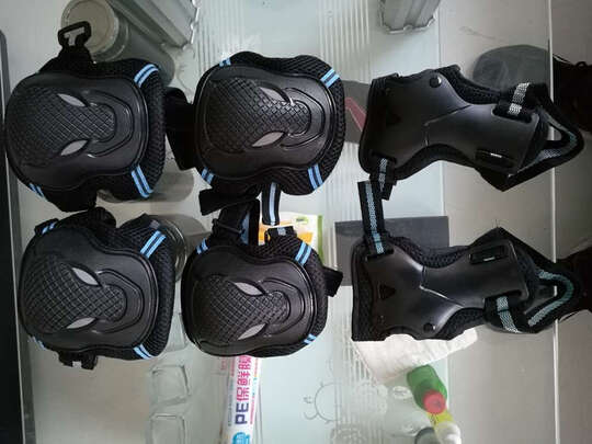 轮滑护具