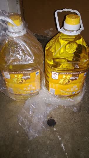 一级大豆油5l  一直吃这个牌子的油  放心  趁着搞活动 一次屯了两桶