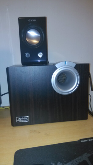 东格(dostyle)sd305全木质2.1音箱--不错哦.刚试了下