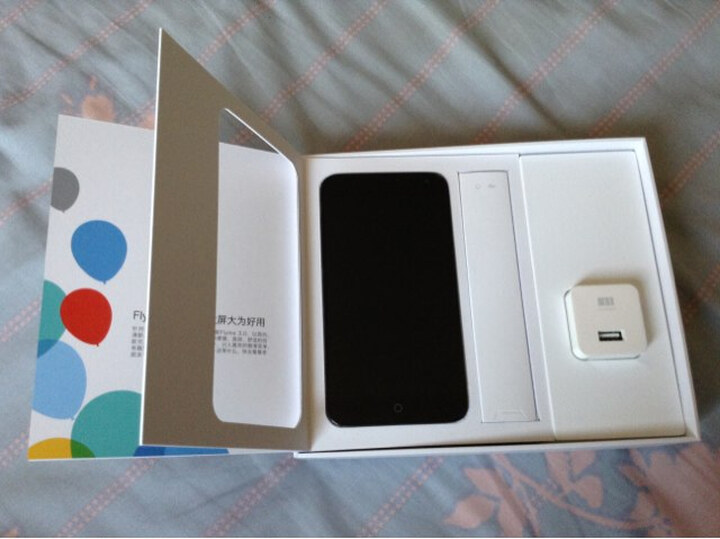 魅族mx3 32g 3g手机(前黑后白) wcdma/gsm --手机很好