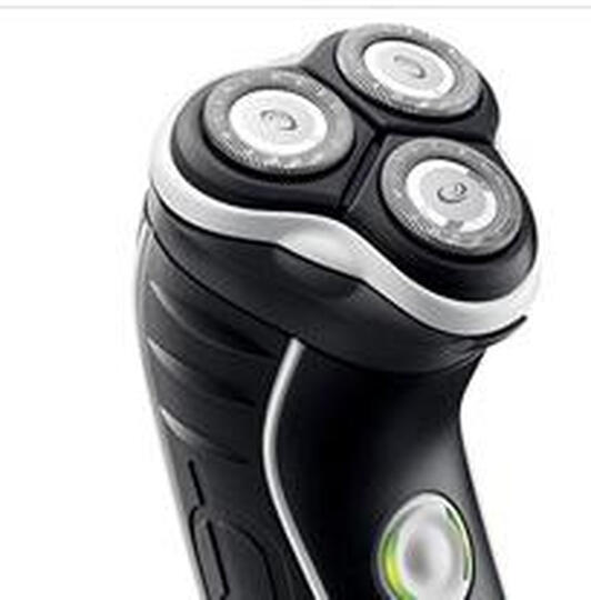 飞利浦(philips)hq7310 电动剃须刀 金属色--应该还可以,据说很好