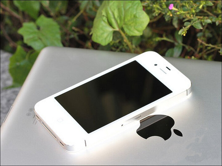 苹果(apple)iphone 4s 16g版 3g手机(白色)wcdma/gsm--小白iphone4s