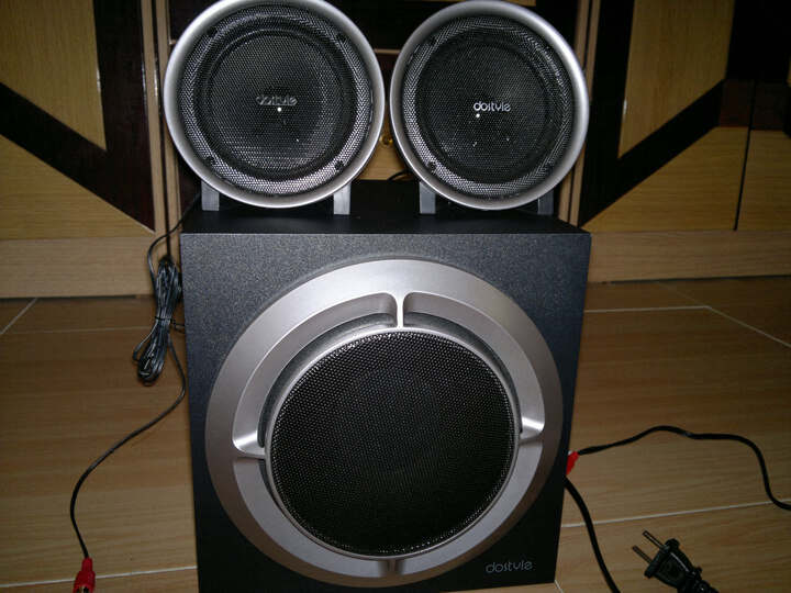 dostyle sd306重低音2.1音箱子夜黑--低音很hi~~物超所值