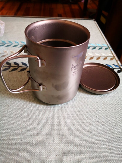 铠斯(keith):"最近连续买了几个钛杯子,泡茶带茶滤的,保温的,感觉这个