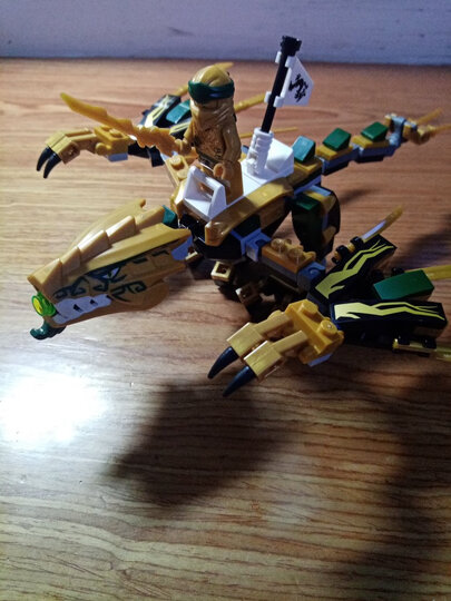 乐高70666:"外形外观:很漂亮,龙的个头挺大,小人也很精致产品包装:装