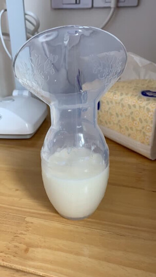 集奶器软软的,很好用,凑单买的,超级满意.