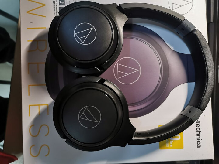 铁三角(audio-technica):"终于收到货啦,耳机非常好看,很喜欢铁三角的