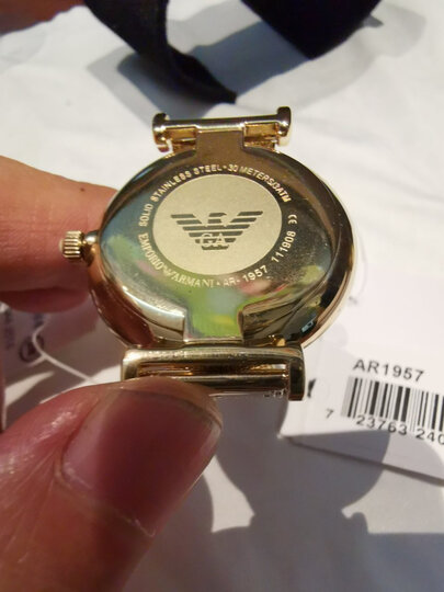 安普里奥·阿玛尼ar1957:"外形外观:手表非常漂亮,戴着感觉很好,金色