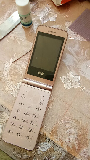 朵唯(doov)f9:"外形外观:漂亮大方屏幕音效:声音很大,很适合老年人