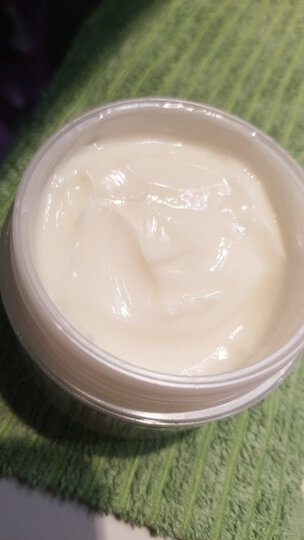 面部护肤  乳液/面霜  肌研晚霜  肌研晚霜 商品评价  淡黄色膏体