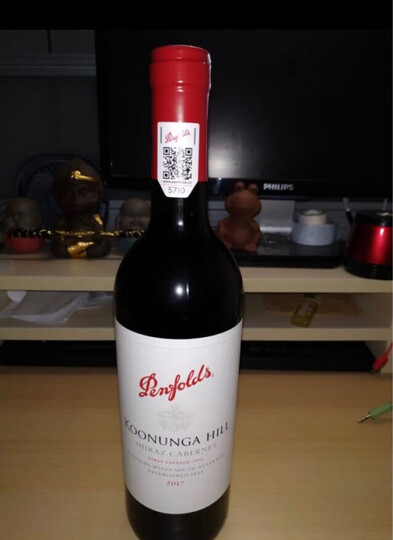 奔富(penfolds)整箱:"东西特别好,口感纯正,备受大家喜欢买了,整整一