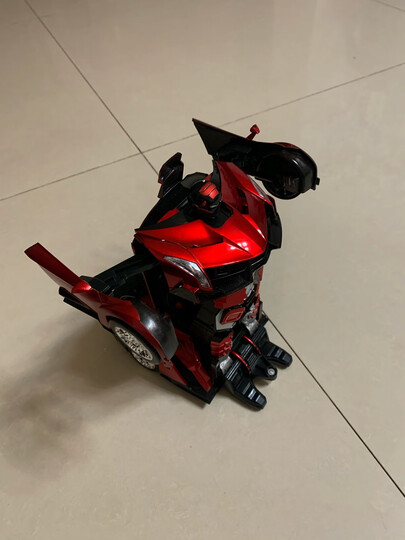 迪美遥控车变形汽车机器人模型 一键展示功能带灯光音乐可充电男孩