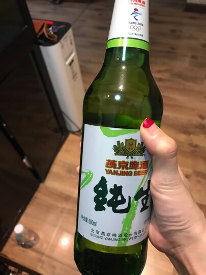 燕京纯生啤酒 500ml*12瓶:"买给爸爸和老公喝的,自己偶尔也喝点,尝过
