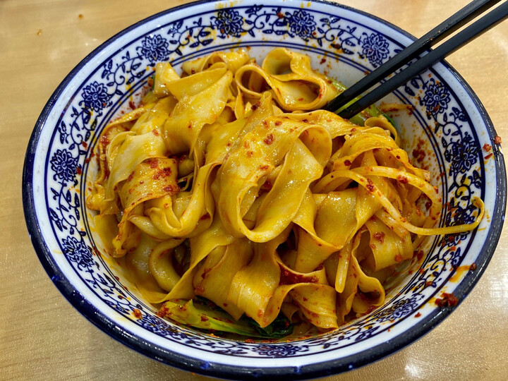 阿宽 四川铺盖面红油面皮四包装 非油炸方便面 袋装宽面泡面 白家干