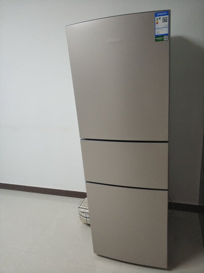 容声bcd-252wd11npa:"外形外观:外观不错,算是百搭色制冷效果:可以,最