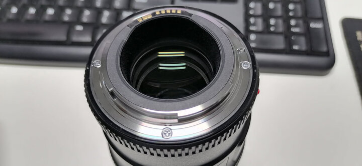 佳能ef 100mm f/2.8l is usm:"很不错的一款定焦镜头!